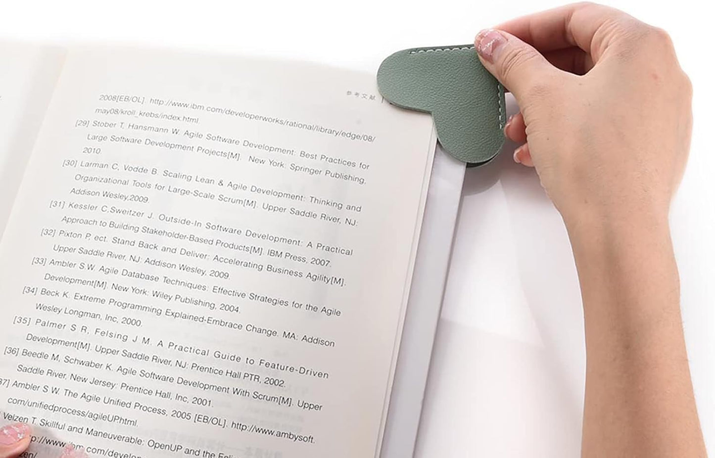6 Pieces Heart-Shaped Leather Bookmark Set – Creative Page Clips in Assorted Colors
